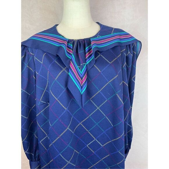 Vintage 1970s Shift Dress Plus Size - Picture 3 of 6